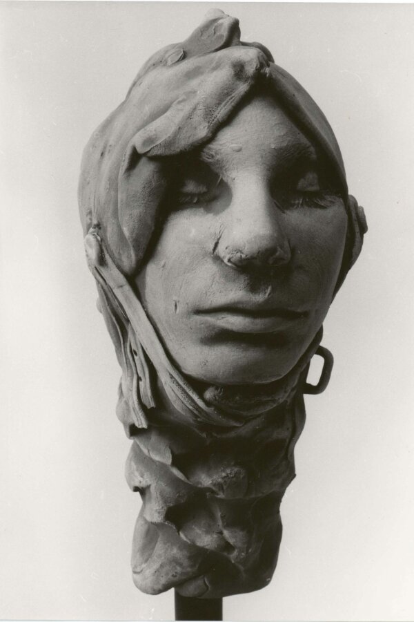 Petr Jedlička, Hlava, 1991, pálená hlína